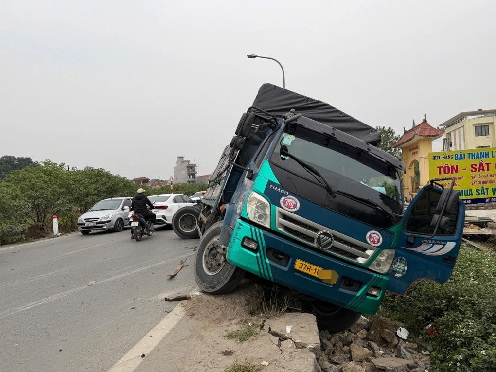 Hiện trường một vụ tai nạn tại Hà Nội.&nbsp;