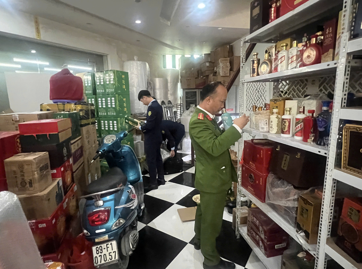 Xử phạt điểm kinh doanh gần 100 triệu đồng vì kinh doanh rượu nhập lậu