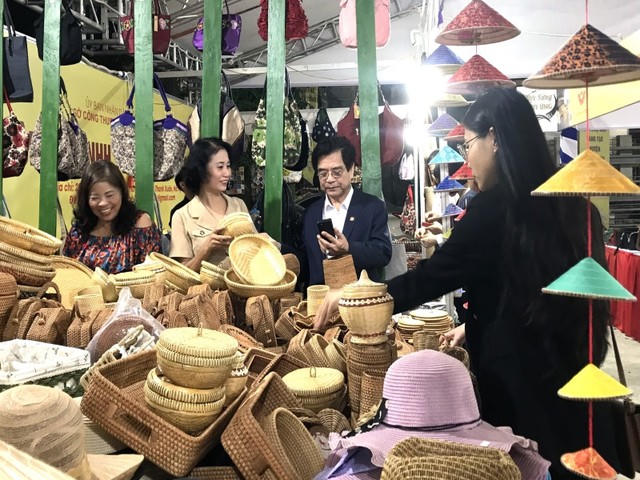 Hà Nội tổ chức triển lãm thủ công mỹ nghệ sáng tạo phục vụ xuân Bính Ngọ 2026- Ảnh 1.