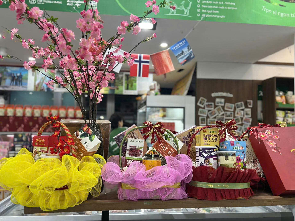 Các set quà mang thông điệp "Healthy" (Sức khỏe) được người tiêu dùng ưu tiên lựa chọn trong dịp này.&nbsp;