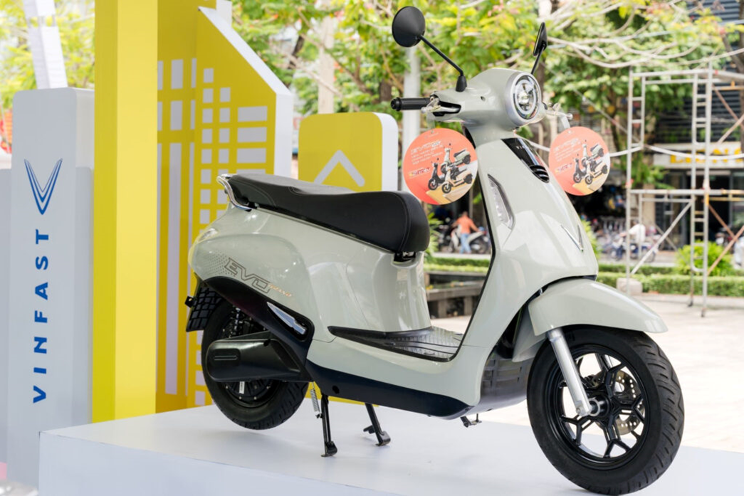 VinFast Evo Grand sở hữu thiết kế gọn gàng, hiện đại, phù hợp với nhiều độ tuổi, từ người trẻ đến trung niên.