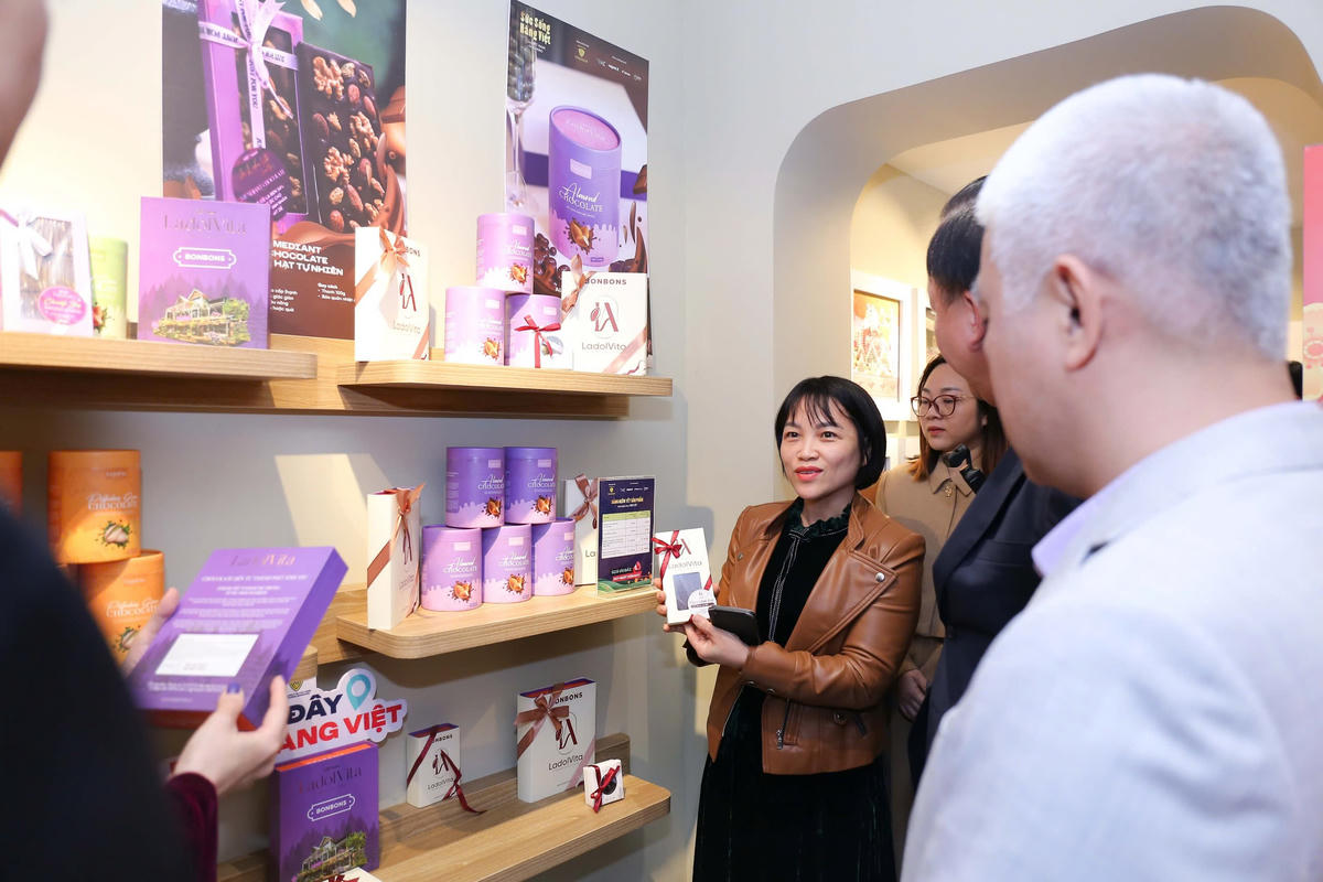 Các mặt hàng&nbsp;được lựa chọn kỹ lưỡng, đáp ứng tiêu chí “Made in Vietnam” 100%.