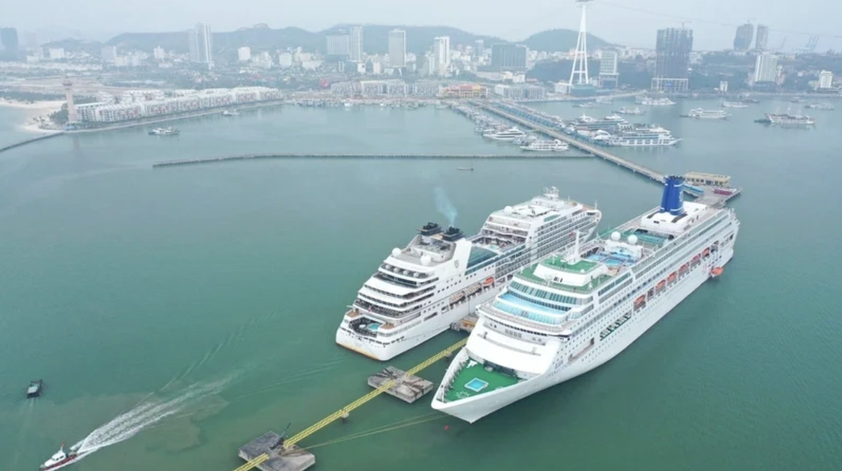 Du thuyền Seabourn Encore và Piano Land