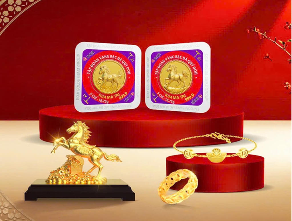 Các đơn vị kinh doanh vàng bạc đá quý lớn đã chuyển dịch trọng tâm sang phân khúc vàng trang sức, vàng mini và charm phong thủy 24K. Ảnh minh họa