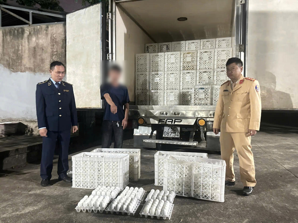 Chủ sở hữu số hàng trên&nbsp;thừa nhận số trứng vịt lộn này không có nguồn gốc, xuất xứ theo quy định. 
