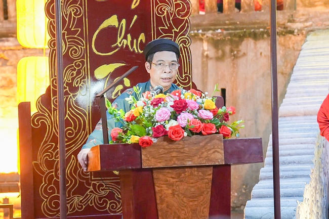 Giám đốc Trung tâm Bảo tồn di sản Thăng Long - Hà Nội Nguyễn Thanh Quang phát biểu tại buổi lễ.