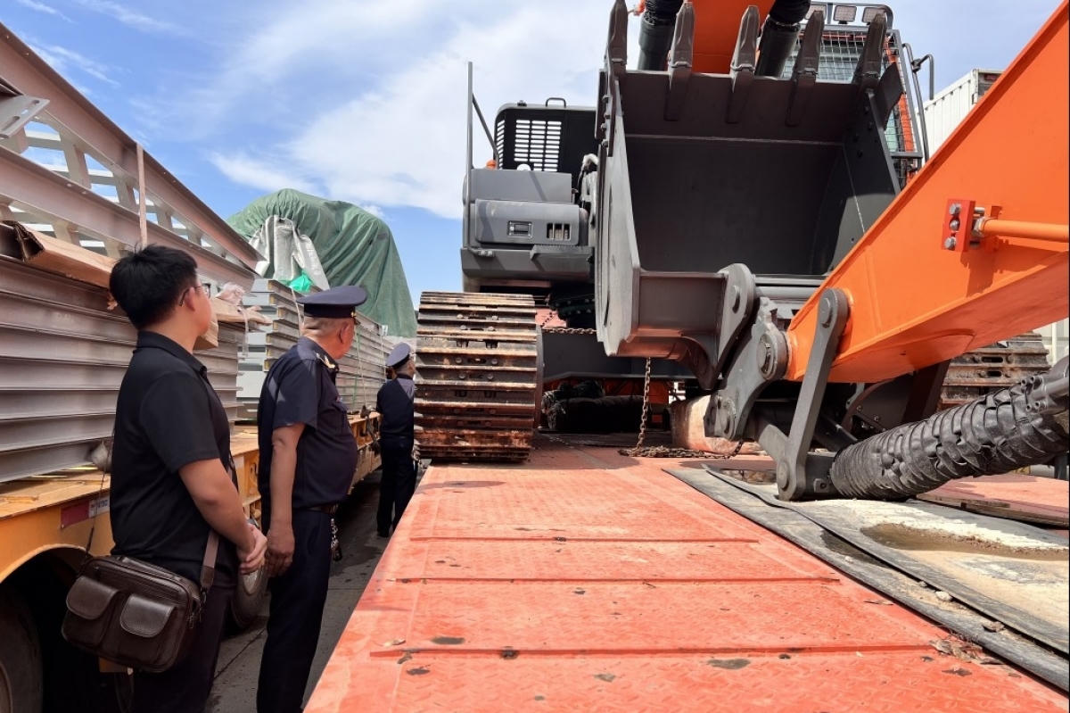 Cục Hải quan vừa&nbsp;có hướng dẫn xử lý thủ tục với xe chuyên dùng sau điều chỉnh danh mục. Ảnh minh họa