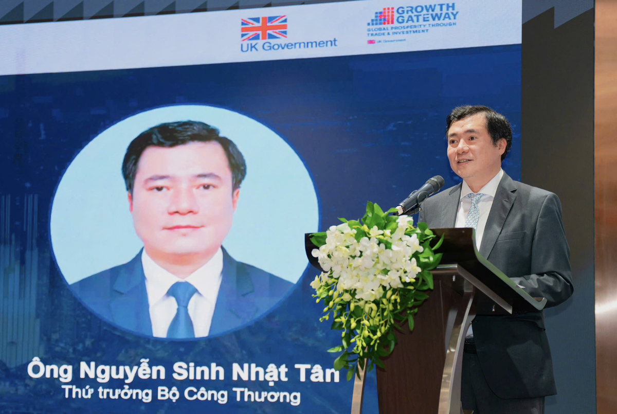 Thứ trưởng Bộ Công Thương Nguyễn Sinh Nhật Tân phát biểu tại sự kiện.