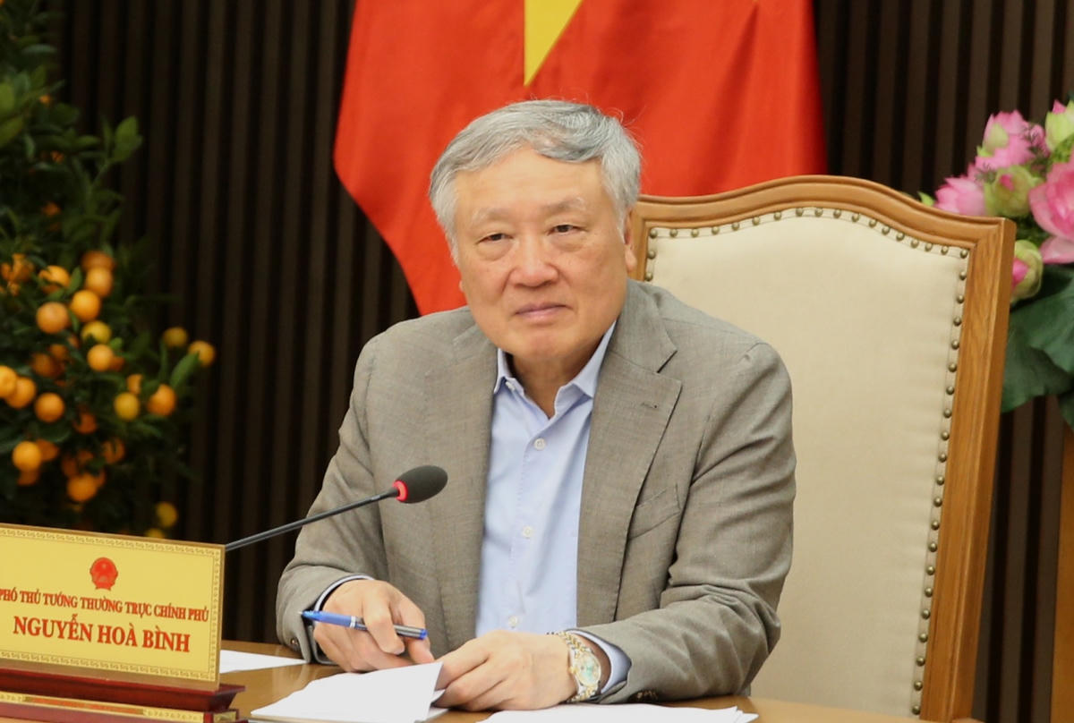 Phó Thủ tướng Thường trực Chính phủ Nguyễn Hòa Bình chủ trì cuộc họp với các bộ, ngành Trung ương cùng TP.HCM và Đà Nẵng về chiến lược phát triển Trung tâm Tài chính quốc tế tại Việt Nam.