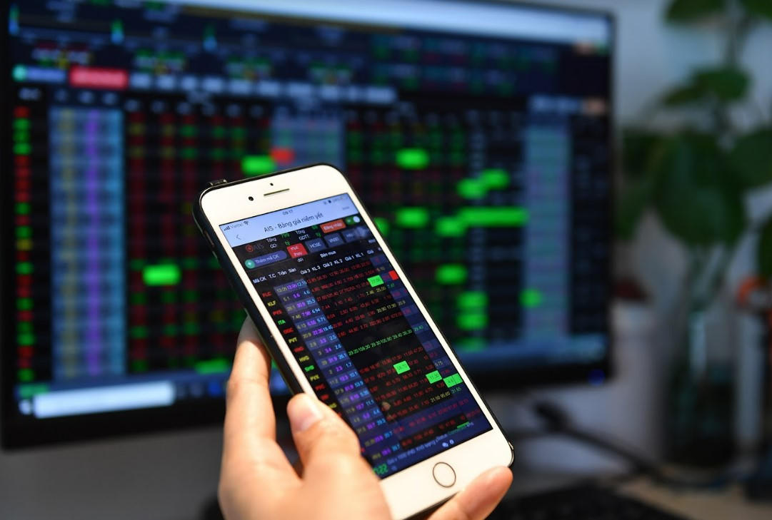 26 cá nhân bị xử lý liên quan vụ thao túng cổ phiếu AAT. Ảnh minh họa