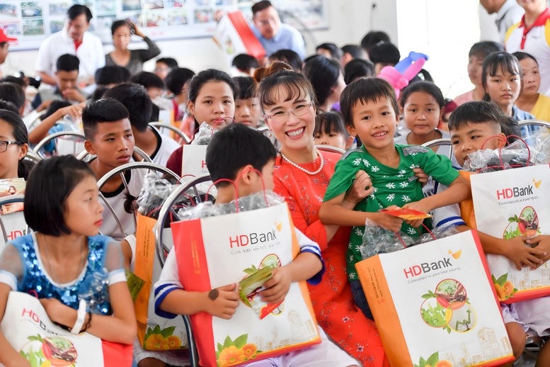 Tiến sĩ Nguyễn Thị Phương Thảo: Hình ảnh phụ nữ Việt Nam dấn thân và khát vọng phụng sự- Ảnh 3.