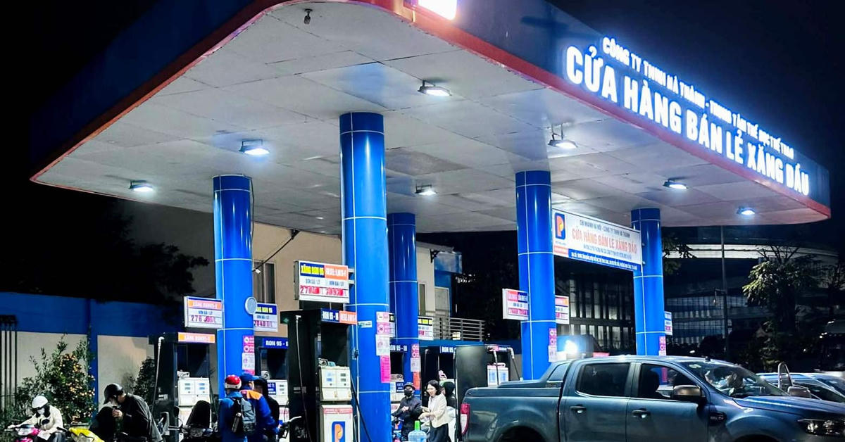 Chính thức giảm thuế nhập khẩu một số mặt hàng xăng dầu về 0%. Ảnh minh hoạ