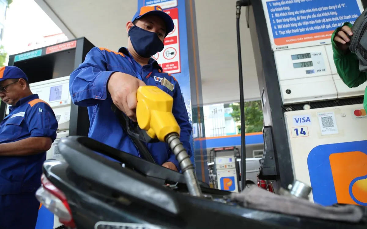 Bộ Công Thương khuyến nghị người dân không tích trữ xăng dầu.&nbsp;