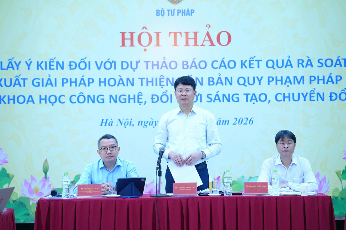 Thứ trưởng Bộ Tư pháp Nguyễn Thanh Tịnh phát biểu tại Hội thảo.