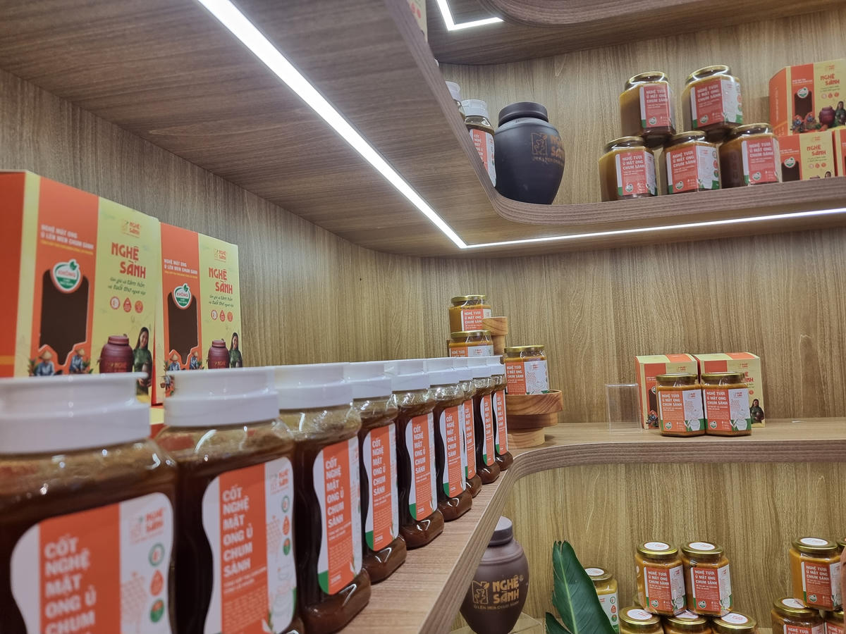 Chương trình “Sức sống hàng Việt” do Cục Quản lý và Phát triển thị trường trong nước chủ trì, phối hợp với UBND phường Hoàn Kiếm, TikTok Shop và Công ty Cổ phần Thanh toán Quốc gia Việt Nam tổ chức. 