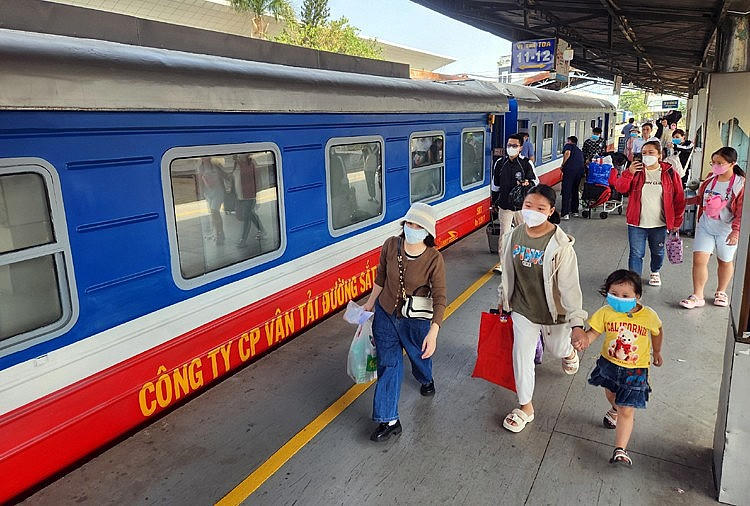 Ngành đường sắt tăng chuyến phục vụ dịp Giỗ Tổ và lễ 30/4 - 1/5. Ảnh minh họa