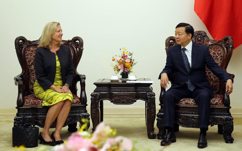 Phó Thủ tướng Trần Hồng Hà tiếp và làm việc với bà Mariam J. Sherman, Giám đốc quốc gia Ngân hàng Thế giới (WB) tại Việt Nam. Ảnh: VGP