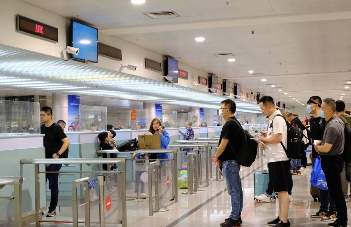 Bộ Tài chính đã ban hành quy định mới về thu phí, lệ phí xuất nhập cảnh.&nbsp;