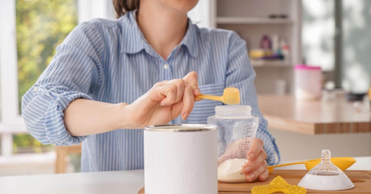 Nghị định mới về xử phạt y tế: Tăng mức phạt vi phạm sản phẩm dinh dưỡng trẻ nhỏ (Ảnh minh họa).