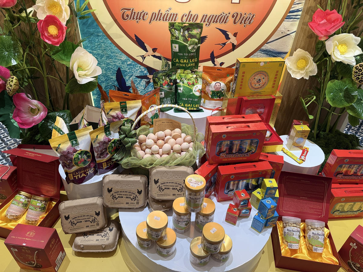 Chương trình năm nay quy tụ nhiều sản phẩm thực phẩm tiêu biểu có nguồn gốc rõ ràng, gắn với vùng nguyên liệu và quy trình sản xuất cụ thể.