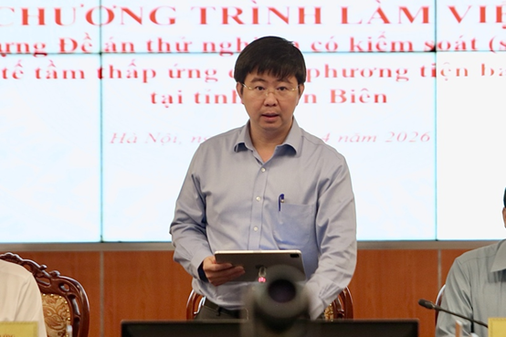 Thứ trưởng Bộ KH&CN Bùi Hoàng Phương phát biểu tại buổi làm việc.