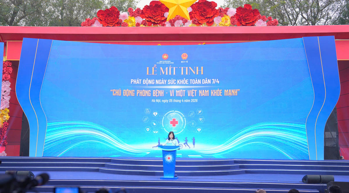 Bộ trưởng Bộ Y tế Đào Hồng Lan phát biểu tại buổi lễ.