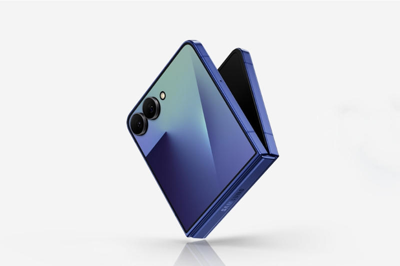 Samsung Galaxy Z Flip7 sở hữu viên pin 4.300mAh lớn nhất trên dòng Flip. Ảnh: FPT