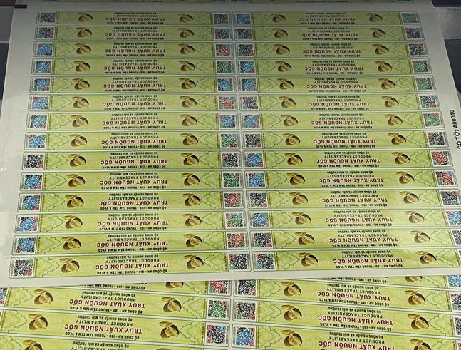 Lô sầu riêng được gắn tem truy xuất trên cây và trên từng quả khi thu hoạch.&nbsp;