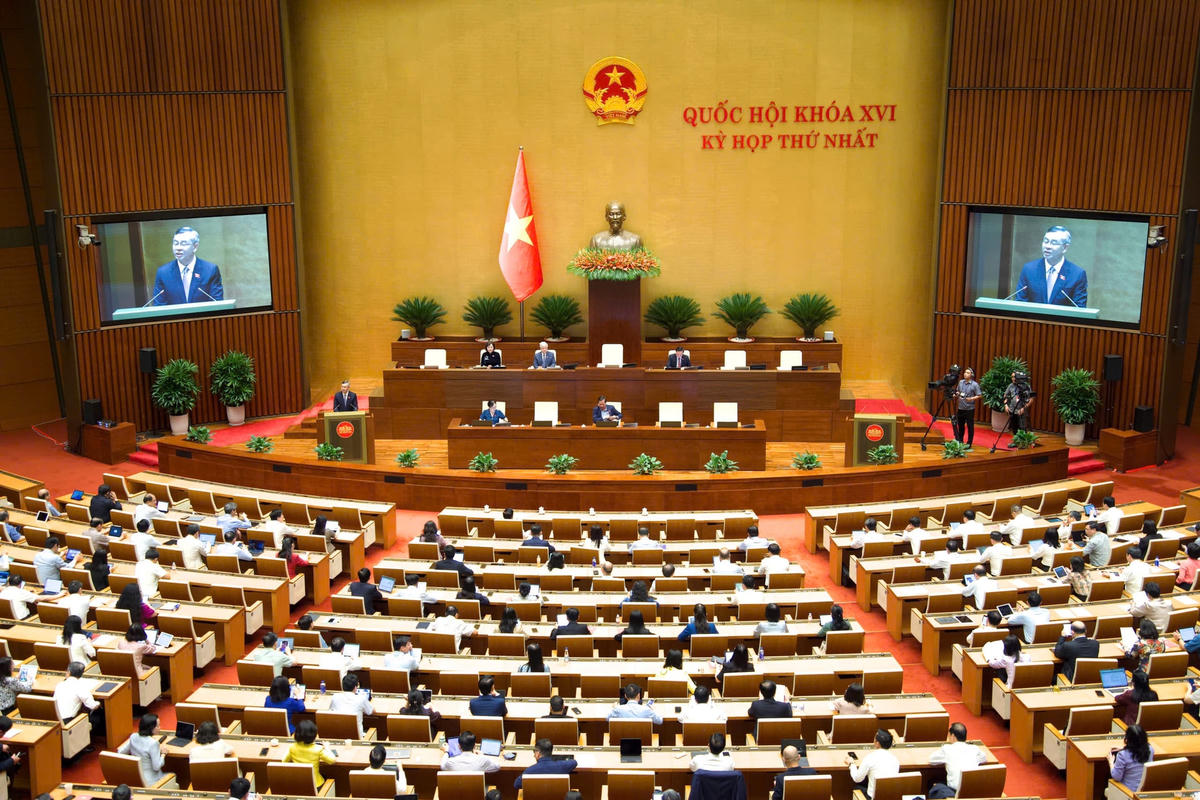 Sáng 12/4, Quốc hội thảo luận tại hội trường về Dự án Luật Thủ đô (sửa đổi).