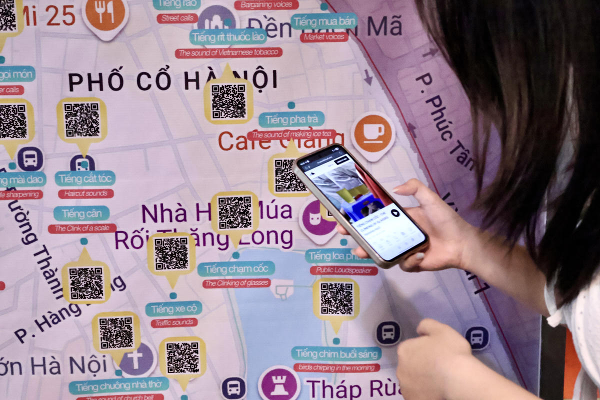 Khám phá Hà Nội qua thính giác trong triển lãm “Nghe để thấy Hà Nội”.