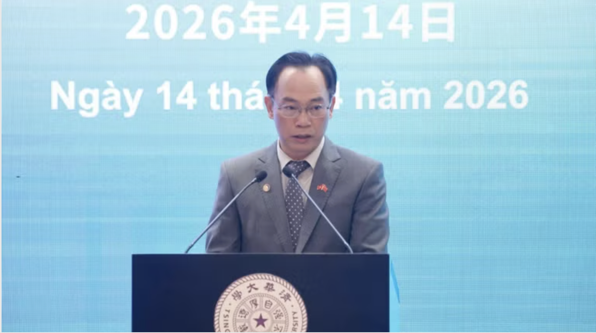 Bộ trưởng Bộ Giáo dục và Đào tạo Hoàng Minh Sơn phát biểu tại diễn đàn.