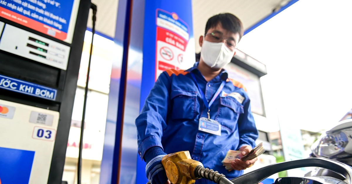 Thuế xăng dầu về 0% từ 16/4, Cục Thuế yêu cầu triển khai thống nhất toàn ngành. (Ảnh minh họa).