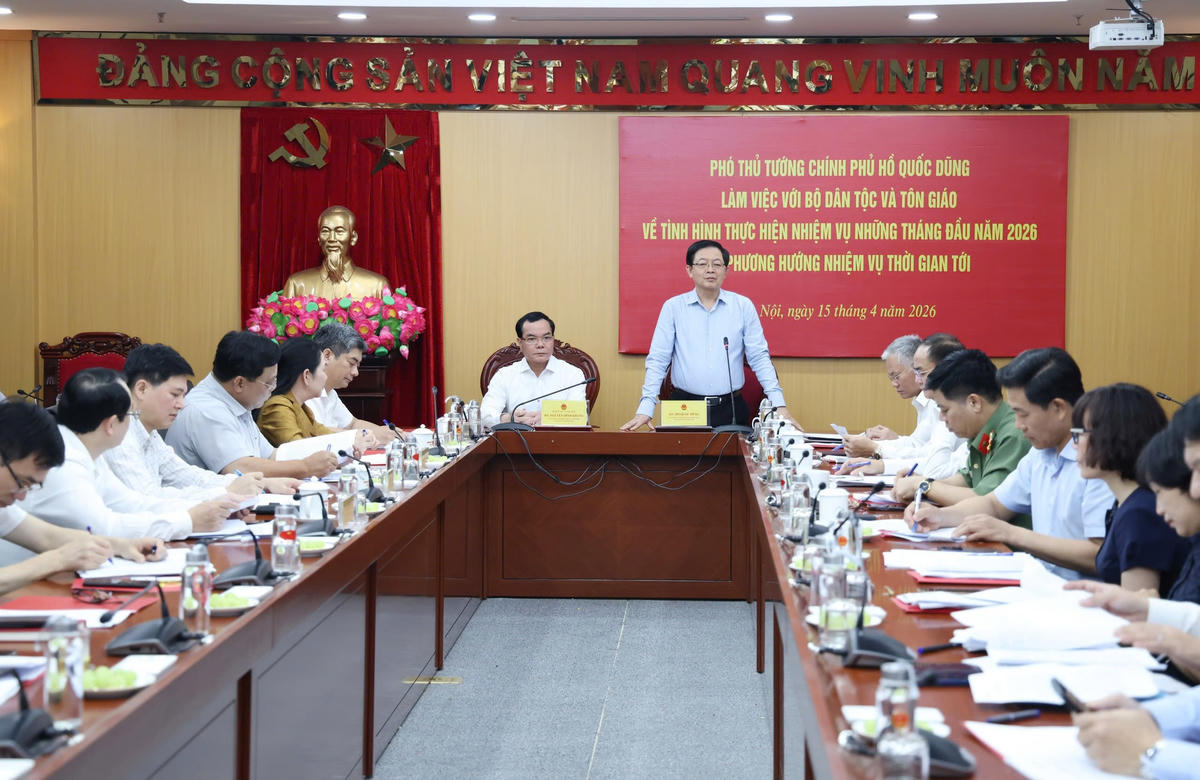 Quang cảnh buổi làm việc.