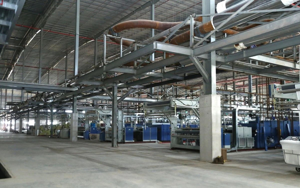 Trang thiết bị Nhà máy sản xuất vải Billion Union Việt Nam đang được lắp đặt đảm bảo tiến độ. Ảnh: Báo Thanh Hóa.