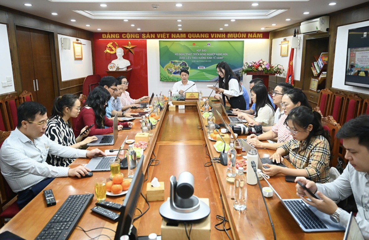 Quang cảnh buổi họp báo. Ảnh: ĐĐK.