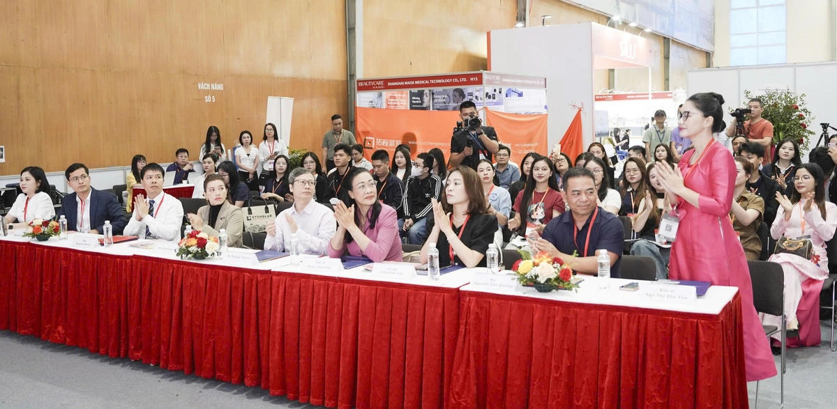 Toàn cảnh Diễn đàn.