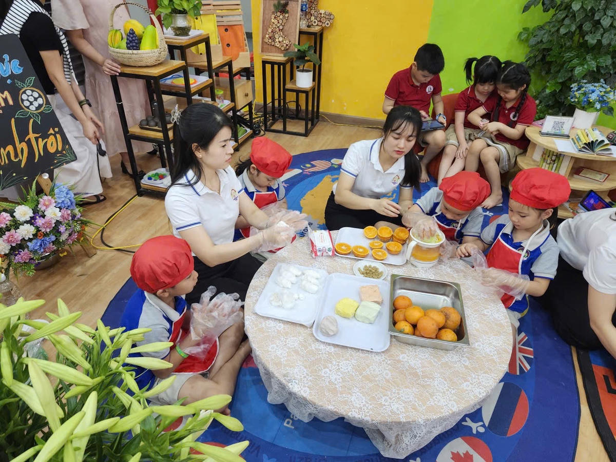 ... và tham gia các hoạt động trải nghiệm của một ngôi trường hạnh phúc.