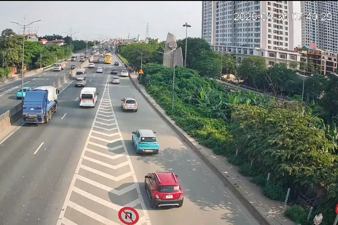 Hình ảnh từ camera được truyền trực tiếp về trung tâm điều khiển giao thông.