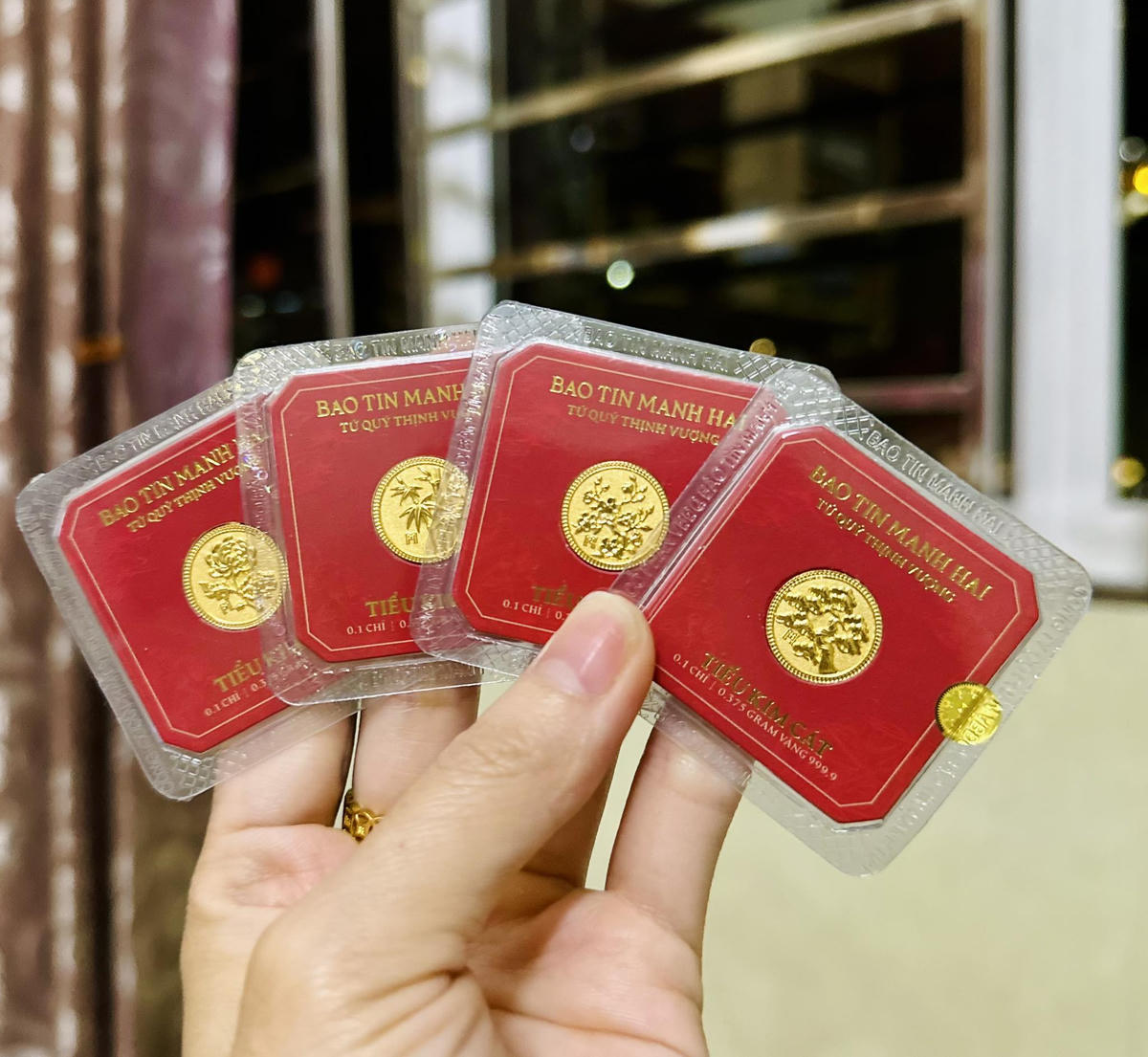 Thị trường kim loại quý trong nước ghi nhận đà tăng nhẹ và giữ mốc giao dịch cao ở cả vàng miếng lẫn vàng nhẫn (Ảnh minh họa).