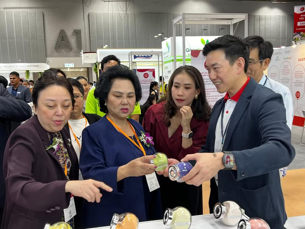 Fi Vietnam 2026 quy tụ hơn 300 thương hiệu ngành thực phẩm và đồ uống. Ảnh: Nhân Dân điện tử.