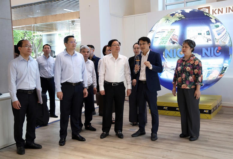NIC đẩy mạnh thu hút đầu tư công nghệ cao vào Việt Nam. Ảnh: VGP/Gia Huy.