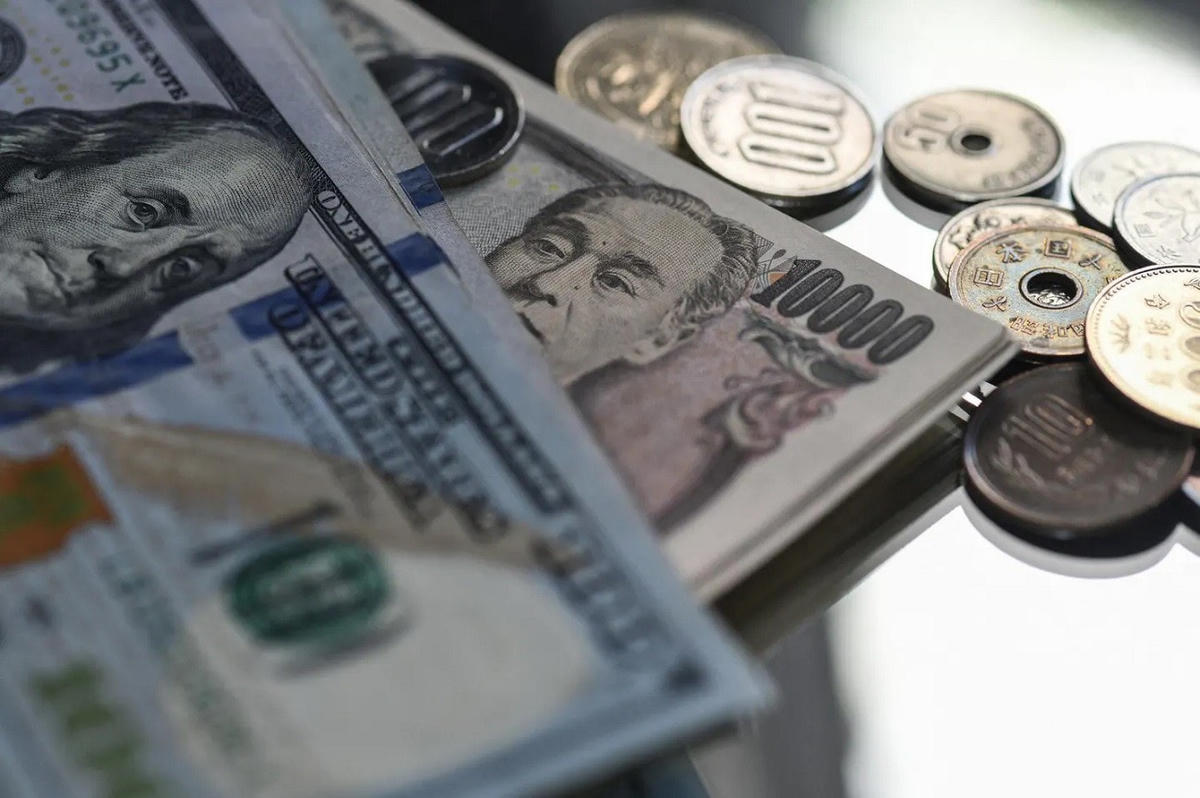 USD, euro, bảng Anh tiếp tục duy trì mức giao dịch cao tại ngân hàng. (Ảnh minh họa).
