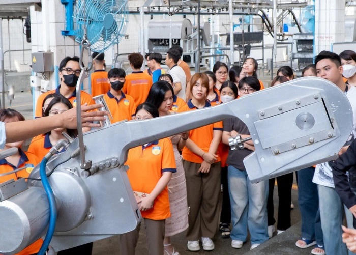 Bộ Giáo dục và Đào tạo lần đầu đưa ra khái niệm "trải nghiệm nghề nghiệp tại doanh nghiệp". (Ảnh minh họa)