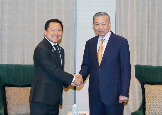 Tổng Bí thư, Chủ tịch nước Tô Lâm tiếp ông Thapana Sirivadhanabhakdi, Chủ tịch điều hành Tập đoàn TCC, Tổng Giám đốc Tập đoàn ThaiBev (Thái Lan). Ảnh: TTXVN