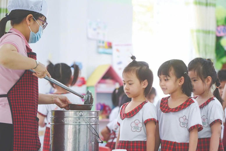Anh hùng Lao động Thái Hương đề xuất xây dựng Luật Dinh dưỡng học đường- Ảnh 3.