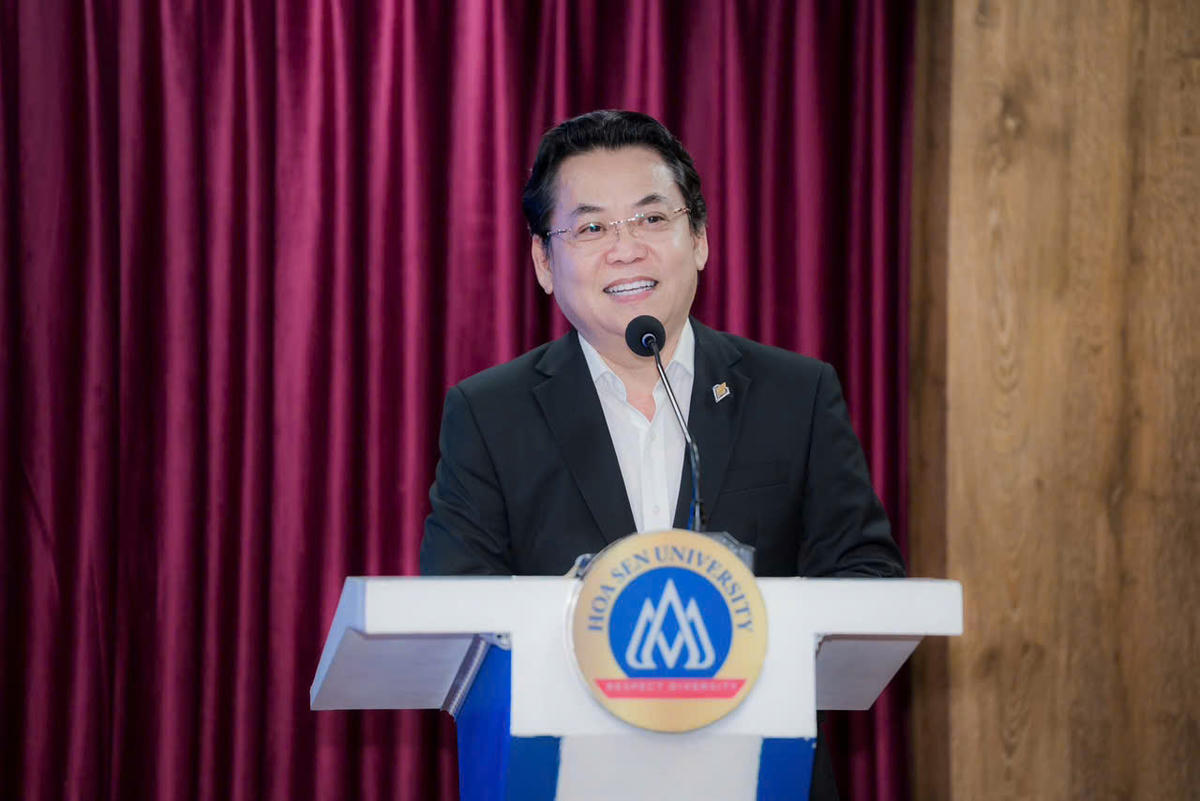 PGS.TS. Nguyễn Hữu Huy Nhựt - Hiệu trưởng Nhà trường phát biểu tại lễ ra mắt Viện Nghiên cứu Xã hội Trường thọ và Phát triển suốt đời (HSU-ILD).