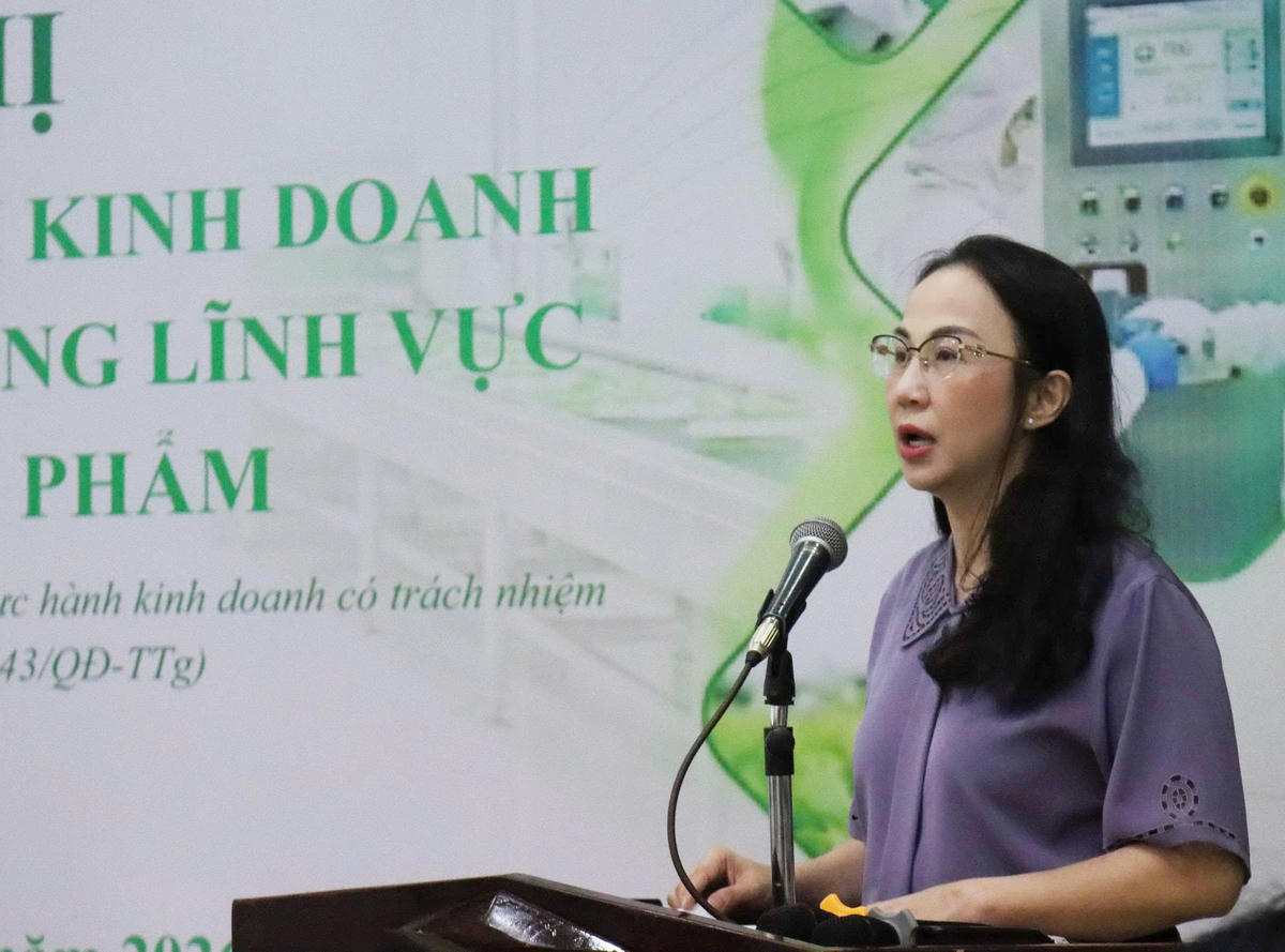 Tiến sĩ Lê Thị Hoàng Thanh, Phó Cục trưởng Cục Pháp luật - Kinh tế (Bộ Tư pháp) phát biểu tại Hội nghị.