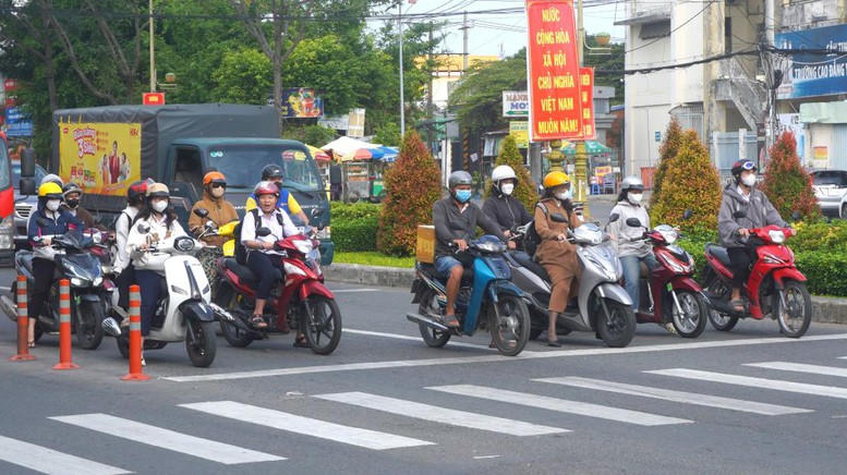 Vượt đèn đỏ là nguyên nhân trực tiếp dẫn đến nhiều vụ tai nạn giao thông nghiêm trọng tại khu vực đô thị. (Ảnh minh họa).