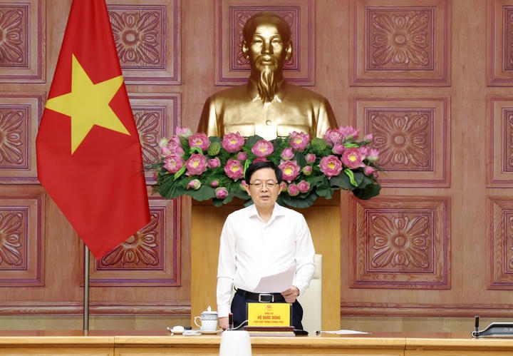 Phó Thủ tướng Hồ Quốc Dũng phát biểu chỉ đạo tại hội nghị.