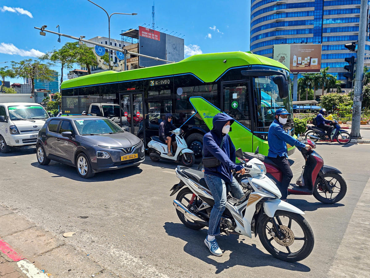 Khu vực Bắc bộ và Trung bộ bước vào đợt nắng nóng diện rộng, có nơi gay gắt trên 37 độ C. (Ảnh minh họa)